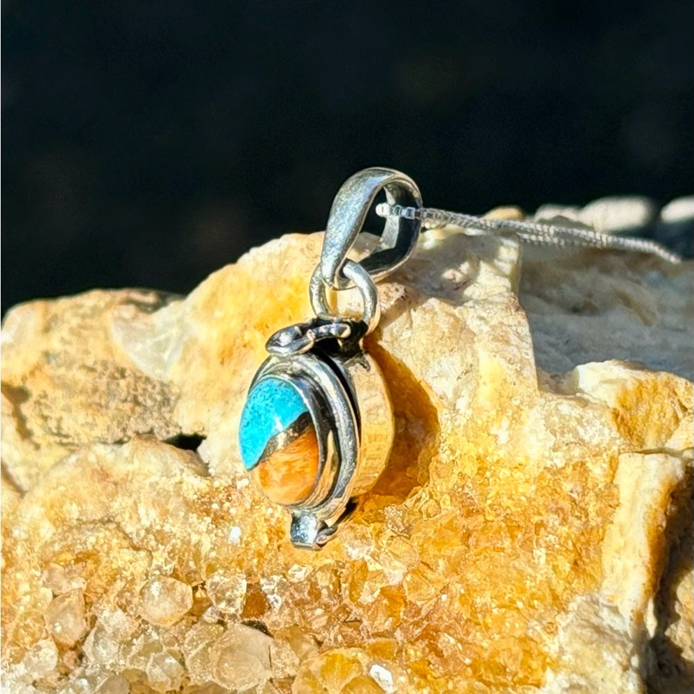 SOLD Spiny Oyster, Turquoise Poison Necklace - Picture 11 of 14